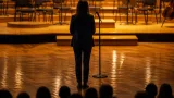 Wolf Biermann in der Kölner Philharmonie: Ohne Mikrofon gegen die Stasi‑Erinnerung