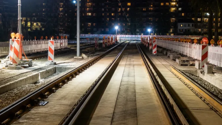 KVB führt nächtliche Gleisarbeiten in Höhenhaus durch – Linie 4 tagsüber ohne Einschränkungen